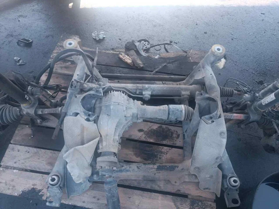 Foto de PUENTE DELANTERO MERCEDES-BENZ CLASE ML (BM 164)