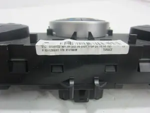 Foto de NO IDENTIFICADO RENAULT CLIO III 1.5 dCi Diesel (106 CV / 78 KW) referencia 8200296683 foto 5