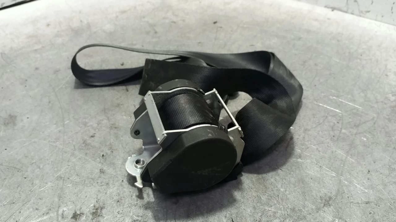 Foto de CINTURON SEGURIDAD TRASERO IZQUIERDO DACIA DUSTER I 1.5 dCi Diesel CAT (86 CV / 63 KW) referencia 8200751262