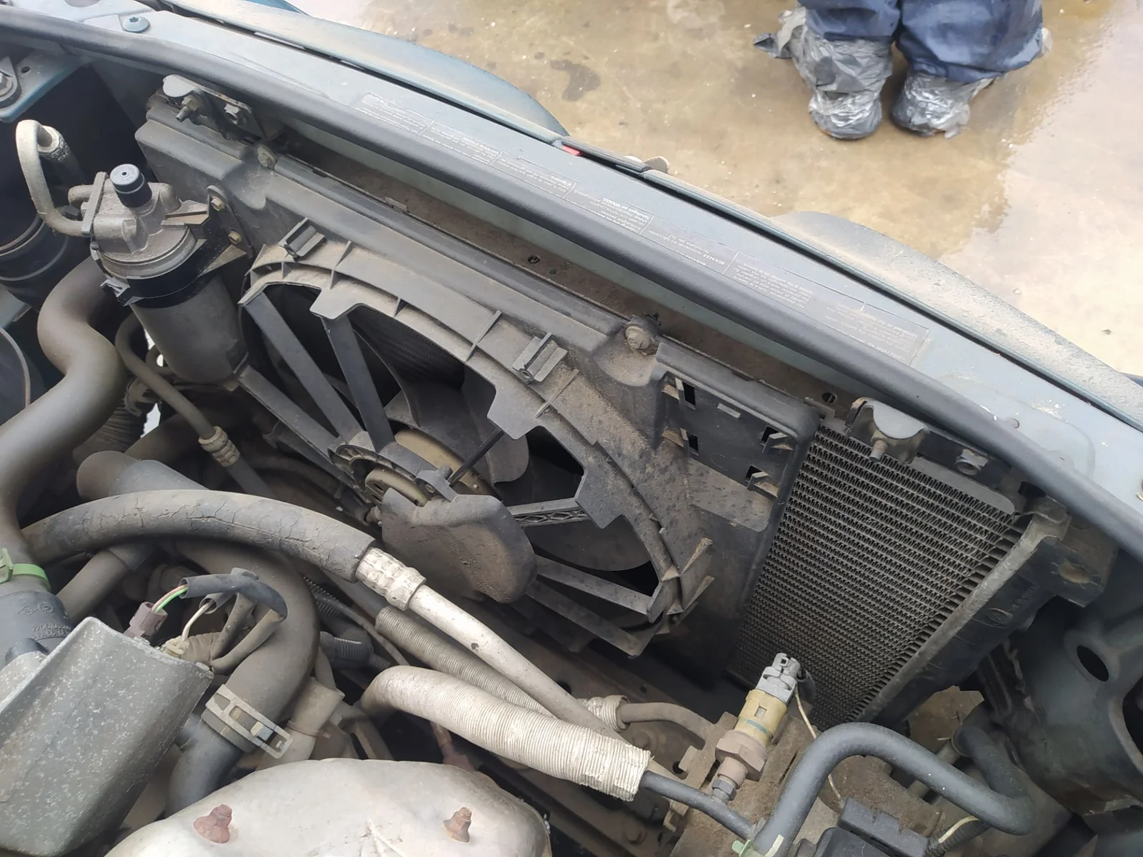 Foto de ELECTROVENTILADOR RADIADOR AIRE ACONDICIONADO RENAULT MEGANE I CLASSIC (LA0) 2.0 CAT (114 CV / 84 KW)