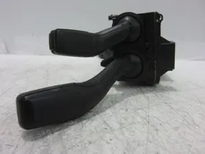 Foto de MANDO MULTIFUNCION AUDI A6 BERLINA (4F2) 4.2 V8 40V (335 CV / 246 KW) referencia 4F0953549A foto 5