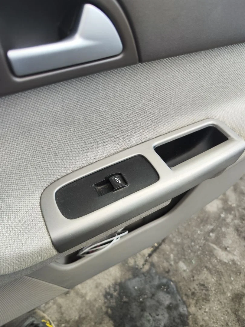 Foto de MANDO ELEVALUNAS DELANTERO DERECHO VOLVO V50 FAMILIAR 2.0 Diesel CAT (136 CV / 100 KW)