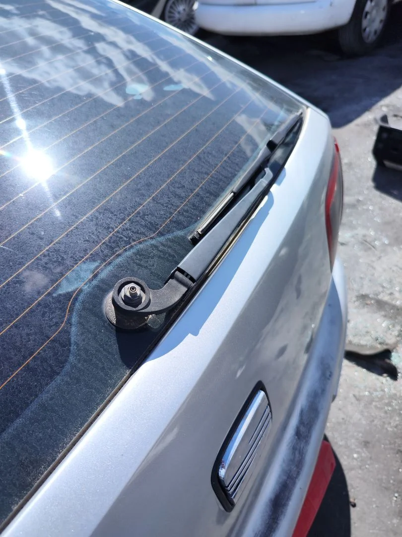Foto de BRAZO LIMPIA TRASERO SEAT LEON (1M1) 1.9 TDI (90 CV / 66 KW)
