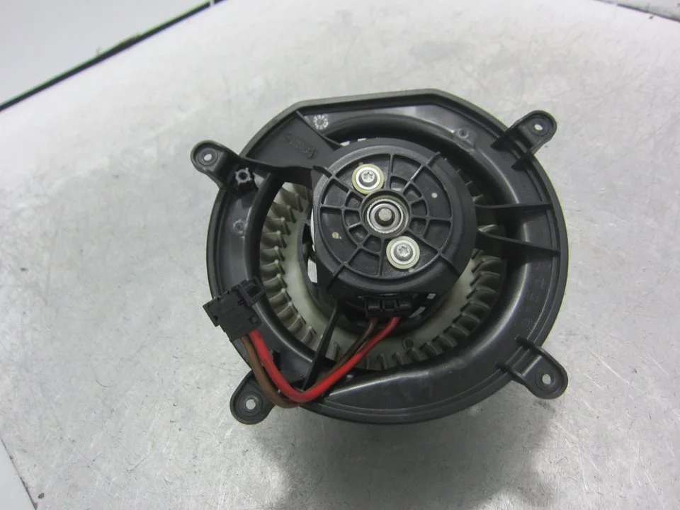 Foto de MOTOR CALEFACCION MERCEDES-BENZ CLS (BM 219) 5.0 V8 24V CAT (306 CV / 225 KW) referencia 9400973