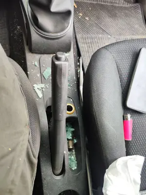 Foto de PALANCA FRENO RENAULT CLIO III 1.5 dCi Diesel CAT (86 CV / 63 KW)