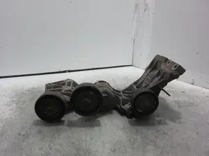 Foto de SOPORTE ALTERNADOR MERCEDES-BENZ CLASE A (BM 169) referencia A6402021040 foto 4