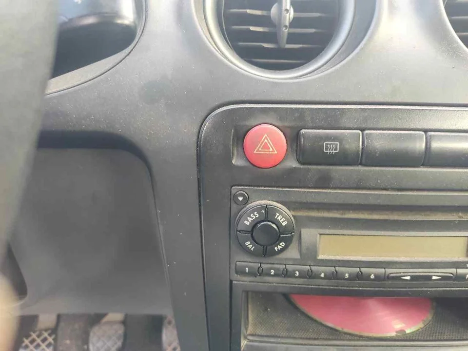 Foto de WARNING SEAT IBIZA (6L1) 1.4 TDI (80 CV / 59 KW) referencia 6L1953235A