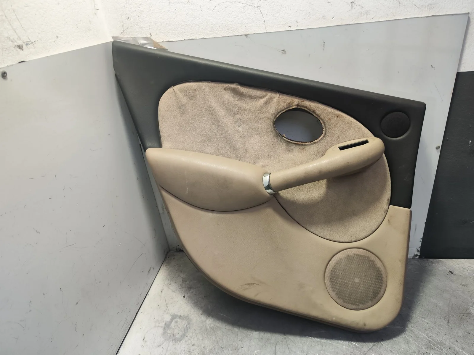 Foto de GUARNECIDO PUERTA TRASERA IZQUIERDA MG ROVER ROVER 75 (RJ) 2.0 16V CDT (116 CV / 85 KW) referencia ELW101410