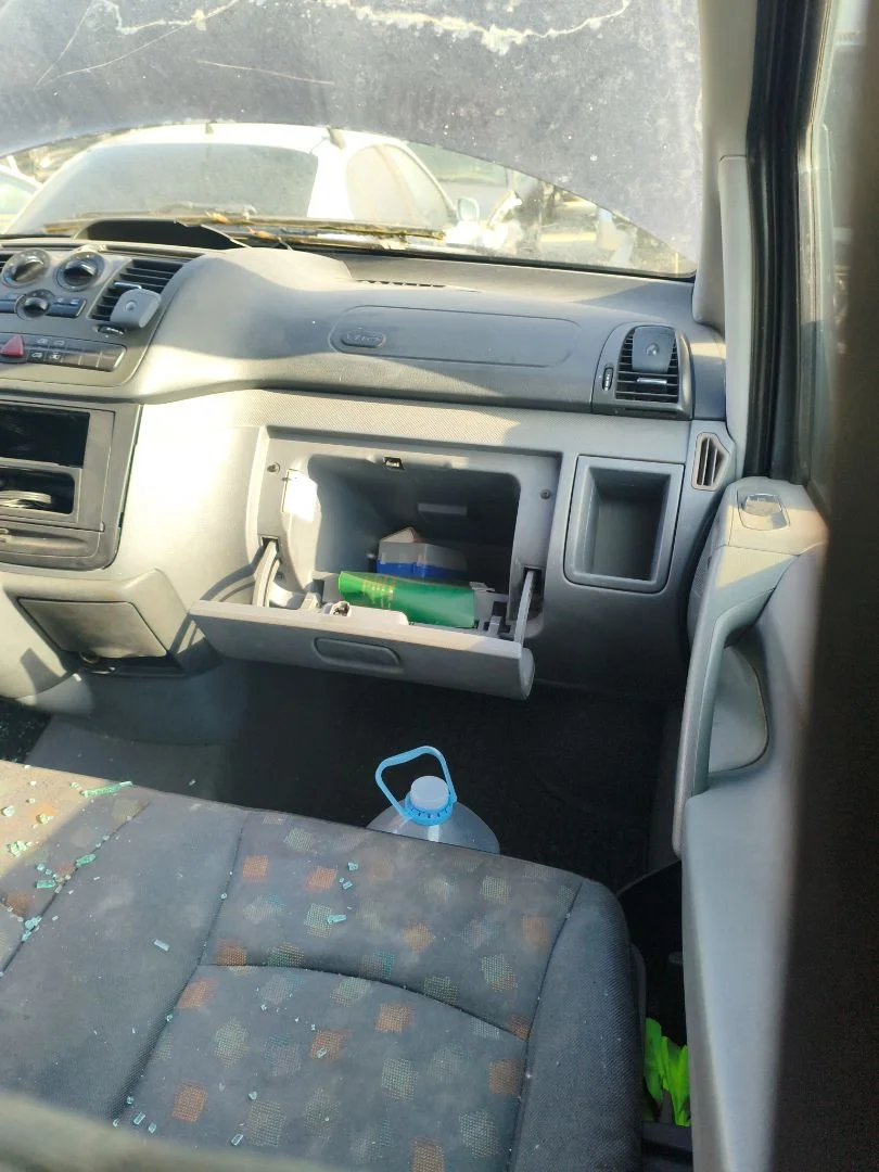 Foto de GUANTERA MERCEDES-BENZ VITO MIXTO (639) 2.1 CDI CAT (109 CV / 80 KW) referencia A6396820069