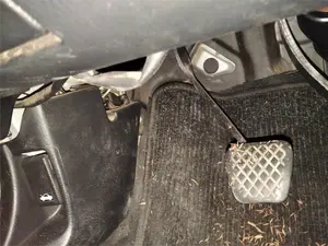 Foto de PEDAL EMBRAGUE HONDA ACCORD BERLINA (CG7-9/CH1-7)