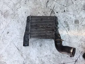 Foto de INTERCOOLER AUDI A4 AVANT (8E) 1.9 TDI (116 CV / 85 KW) foto 2