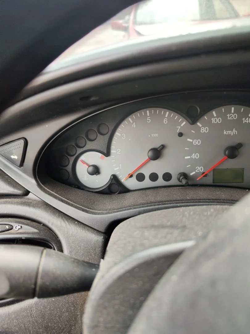 Foto de CUADRO INSTRUMENTOS FORD FOCUS BERLINA (CAK) 1.6 16V CAT (101 CV / 74 KW)
