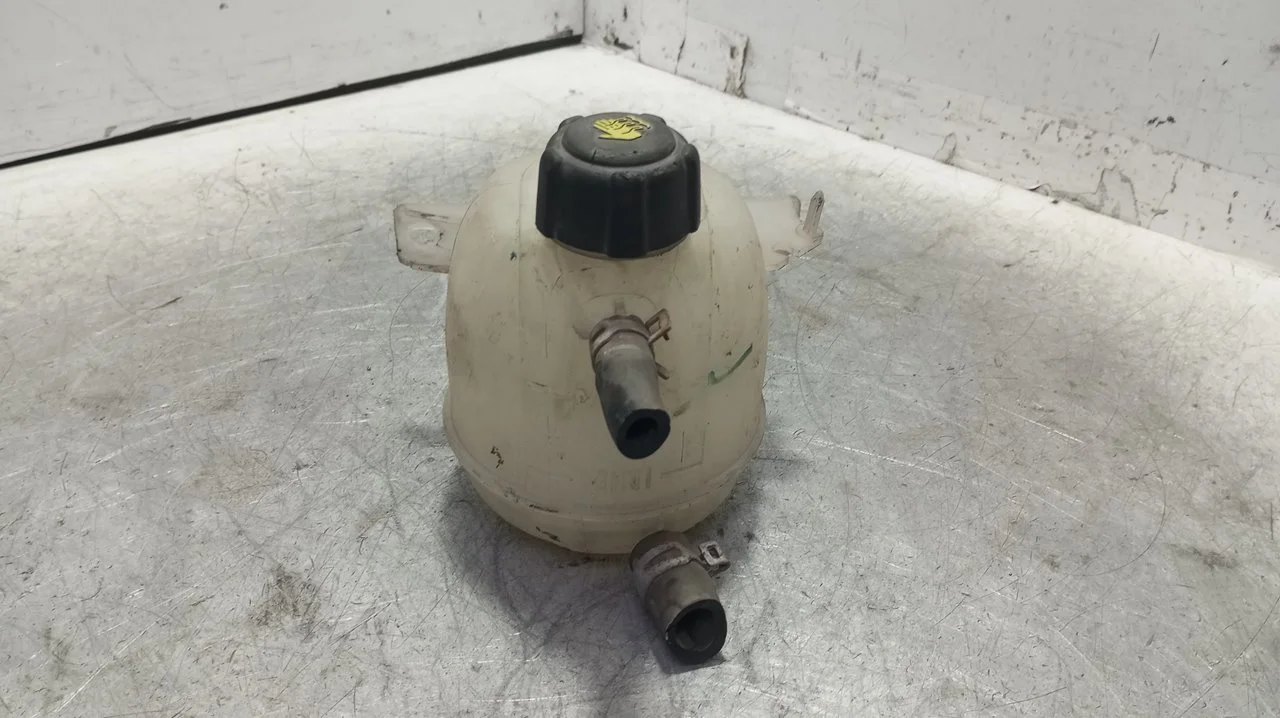 Foto de DEPOSITO EXPANSION RENAULT KANGOO I (F/KC0) 1.9 dCi Diesel CAT (80 CV / 59 KW) referencia 8200686355