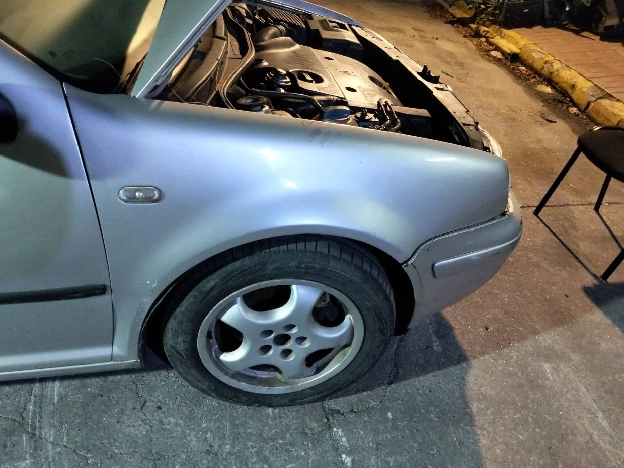 Foto de ALETA DELANTERA DERECHA VOLKSWAGEN GOLF IV BERLINA (1J1)(10.1997)