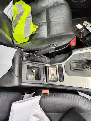 Foto de PALANCA FRENO BMW SERIE 5 BERLINA (E39) 3.0 24V Turbodiesel CAT (193 CV / 142 KW)