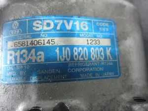 Foto de COMPRESOR AIRE ACONDICIONADO VOLKSWAGEN GOLF IV BERLINA (1J1)(10.1997) 1.9 TDI (131 CV / 96 KW) referencia 1JO820803K foto 9
