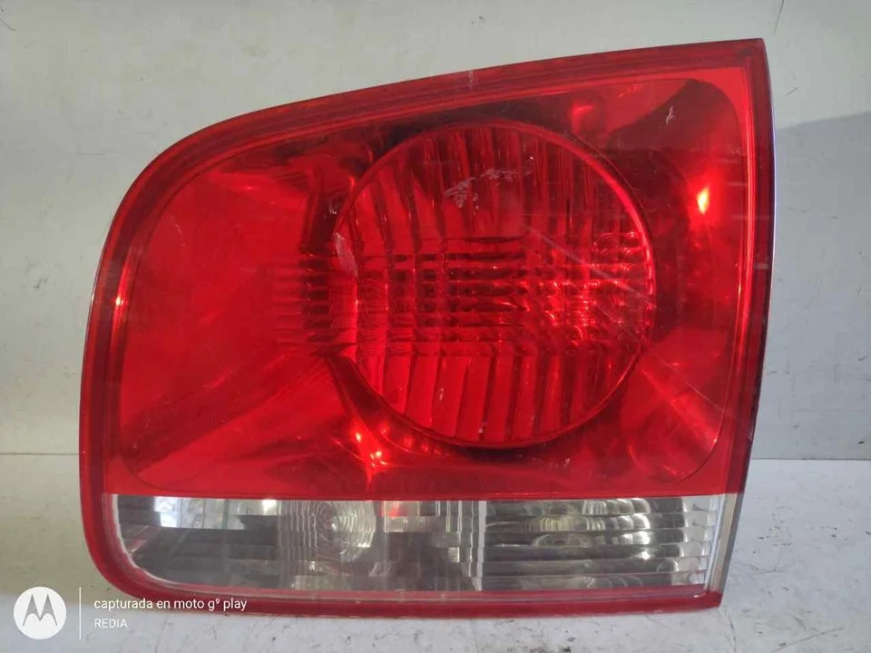 Foto de PILOTO TRASERO DERECHO INTERIOR VOLKSWAGEN TOUAREG (7L6) 2.5 TDI DPF (174 CV / 128 KW) referencia 7L6945094H