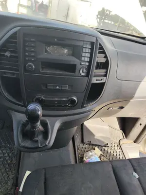 Foto de CONSOLA CENTRAL MERCEDES-BENZ VITO FURGÓN (447) 1.6 CDI CAT (114 CV / 84 KW) referencia A6396800007