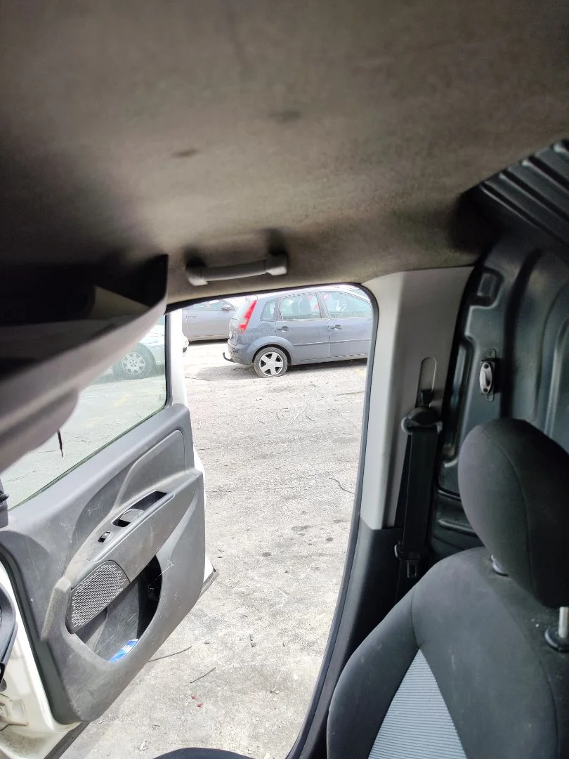 Foto de ASIDERO TECHO DELANTERO DERECHO FIAT II DOBLÒ (263) CARGO 1.6 JTDM 16V CAT (105 CV / 77 KW)