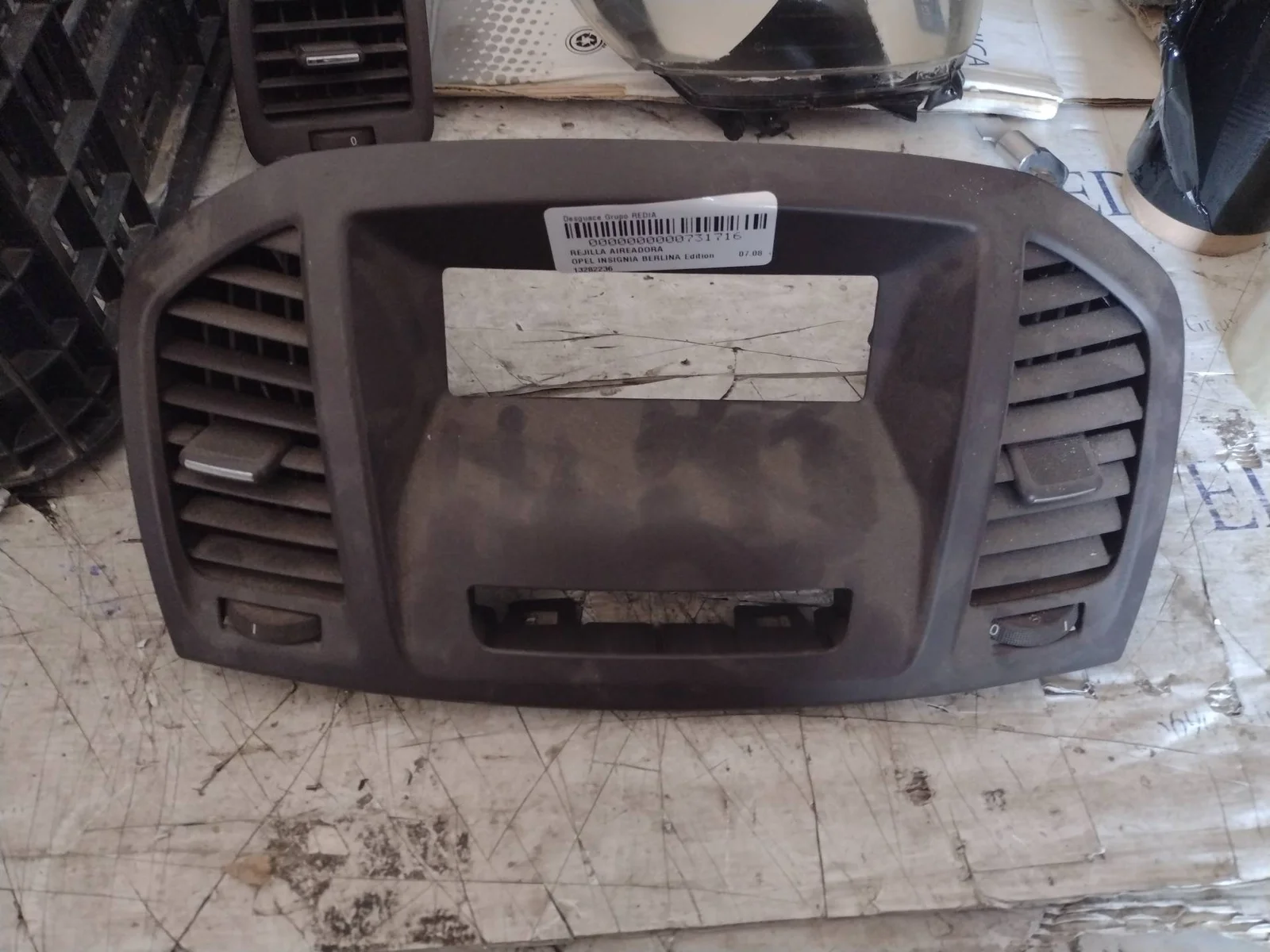 Foto de REJILLA AIREADORA OPEL INSIGNIA BERLINA 2.0 16V CDTI (160 CV / 118 KW) referencia 13282236