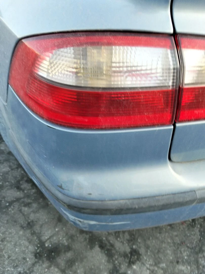Foto de PILOTO TRASERO IZQUIERDO RENAULT LAGUNA II (BG0) 1.9 dCi Diesel CAT (101 CV / 74 KW) referencia 8200262667