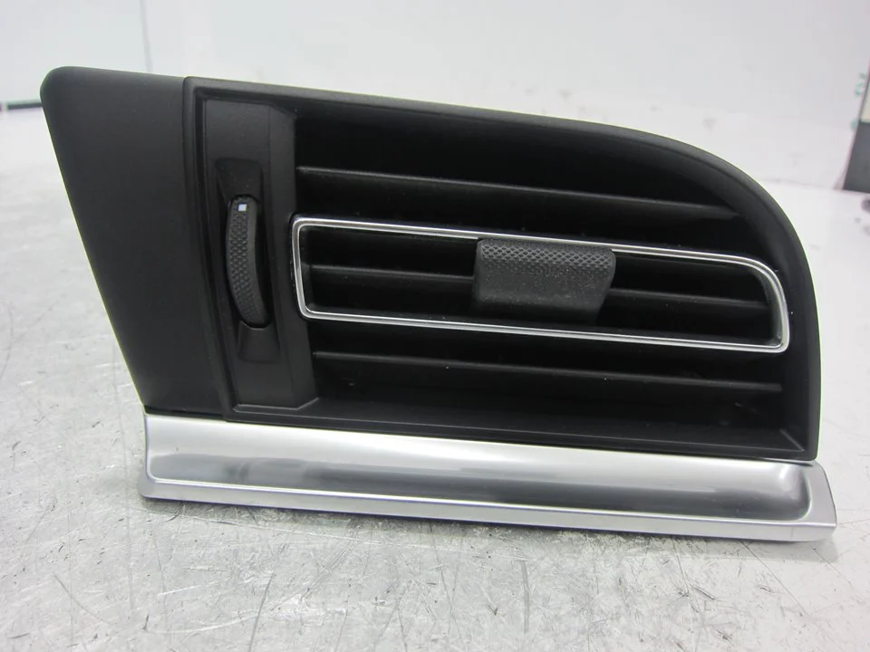 Foto de REJILLA AIREADORA PORSCHE MACAN (95BA) referencia 95B819701H