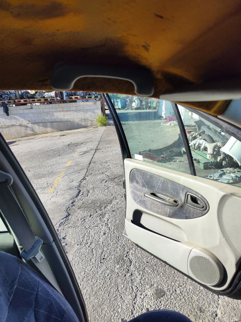 Foto de ASIDERO TECHO DELANTERO IZQUIERDO RENAULT SCENIC I (JA...) 1.4 CAT (95 CV / 70 KW)