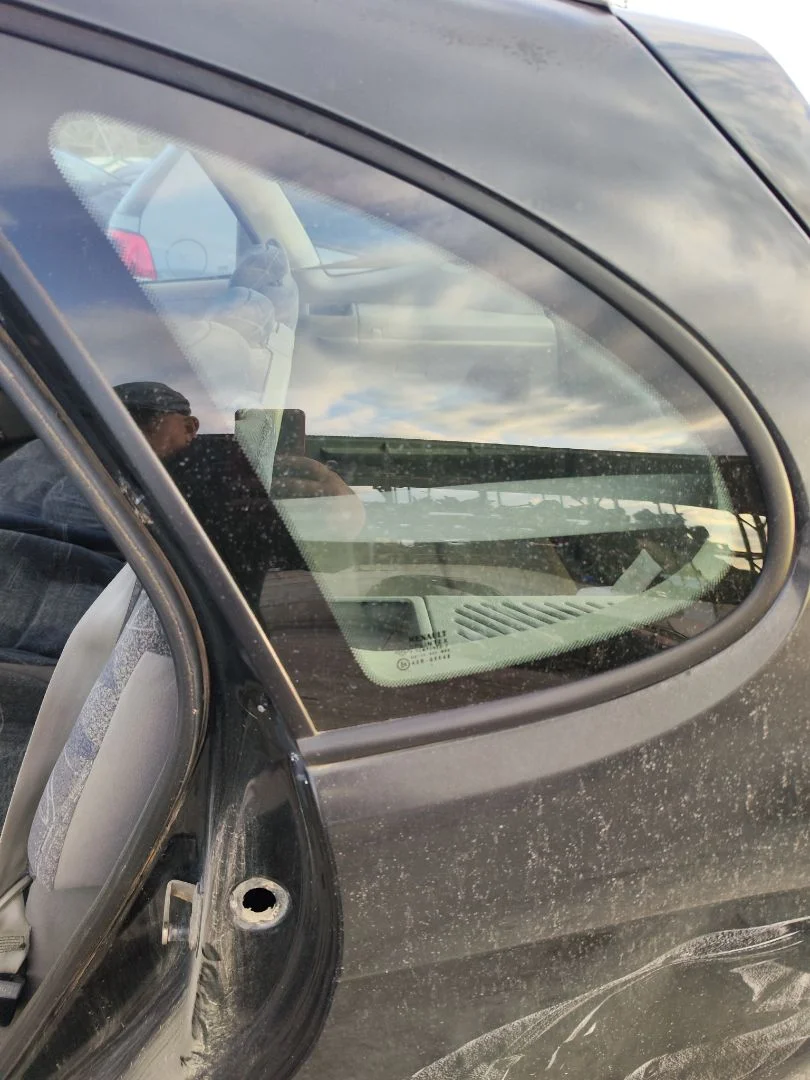 Foto de LUNA CUSTODIA TRASERA IZQUIERDA RENAULT SCENIC I (JA...) 1.4 CAT (95 CV / 70 KW)