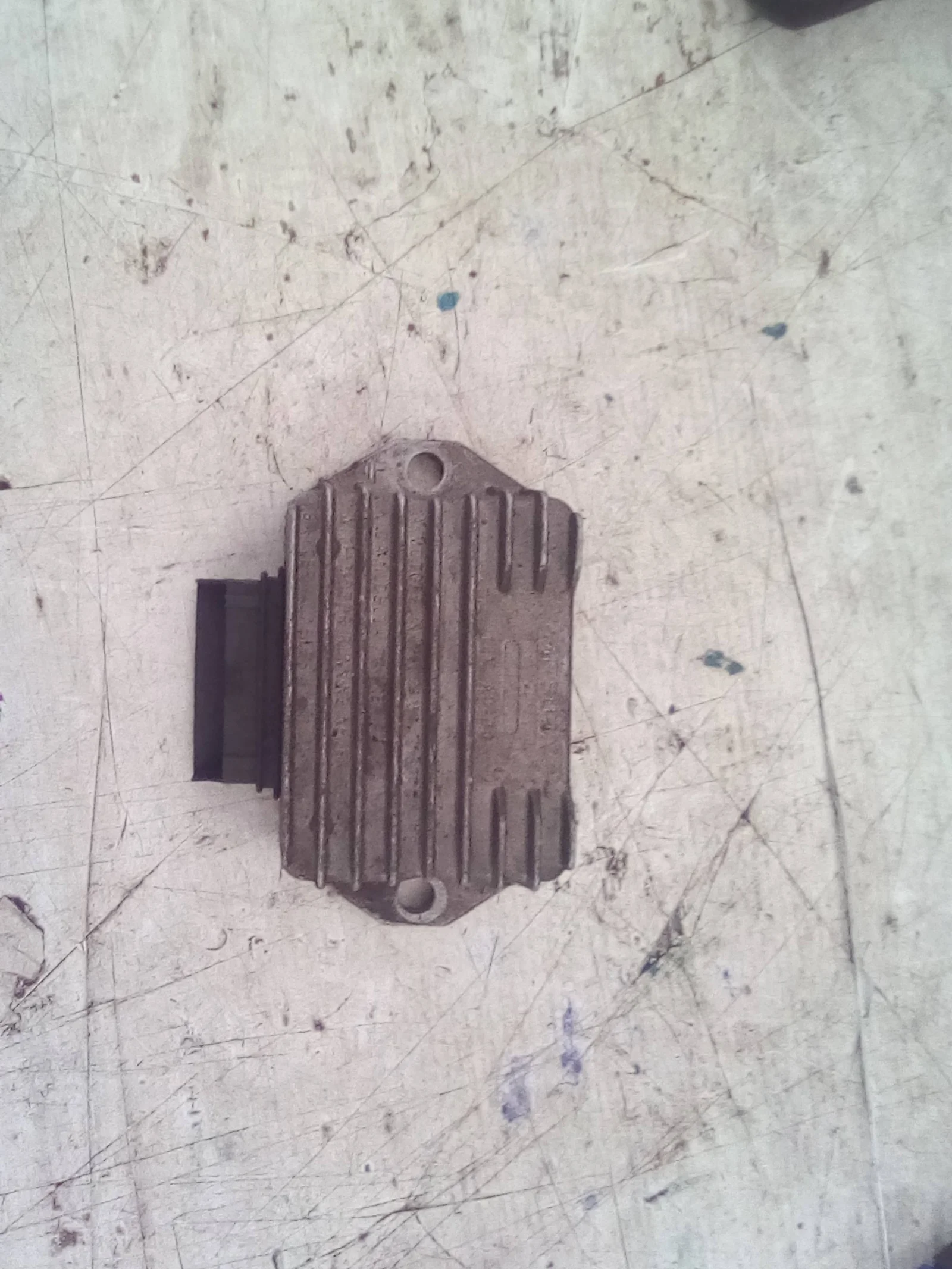Foto de REGULADOR DE CORRIENTE PIAGGIO (VESPA) ZIP