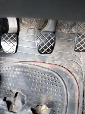 Foto de PEDAL FRENO SEAT CORDOBA BERLINA (6L2) 1.9 SDI (64 CV / 47 KW)