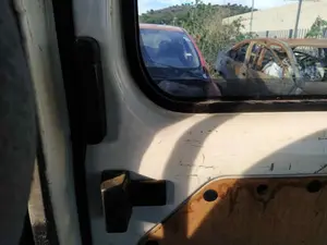 Foto de MANETA INTERIOR TRASERA DERECHA FORD TRANSIT COMBI (FY) 2.0 TD CAT (75 CV / 55 KW)