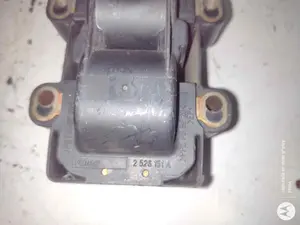 Foto de BOBINA ENCENDIDO RENAULT CLIO III referencia 2526151A foto 2