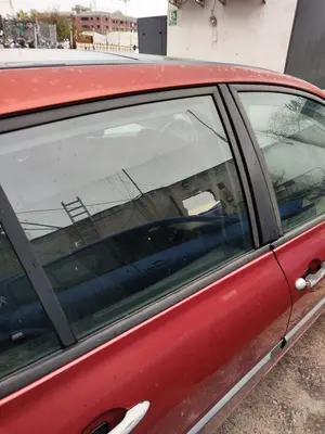 Foto de LUNA TRASERA DERECHA RENAULT MEGANE II BERLINA 5P 1.5 dCi Diesel (106 CV / 78 KW)
