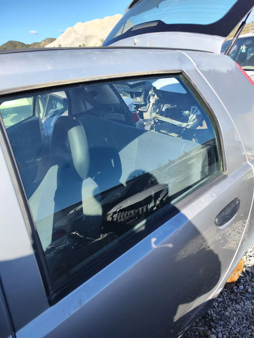 Foto de LUNA TRASERA IZQUIERDA FIAT II PUNTO (188) BERLINA 1.3 JTD CAT (69 CV / 51 KW)