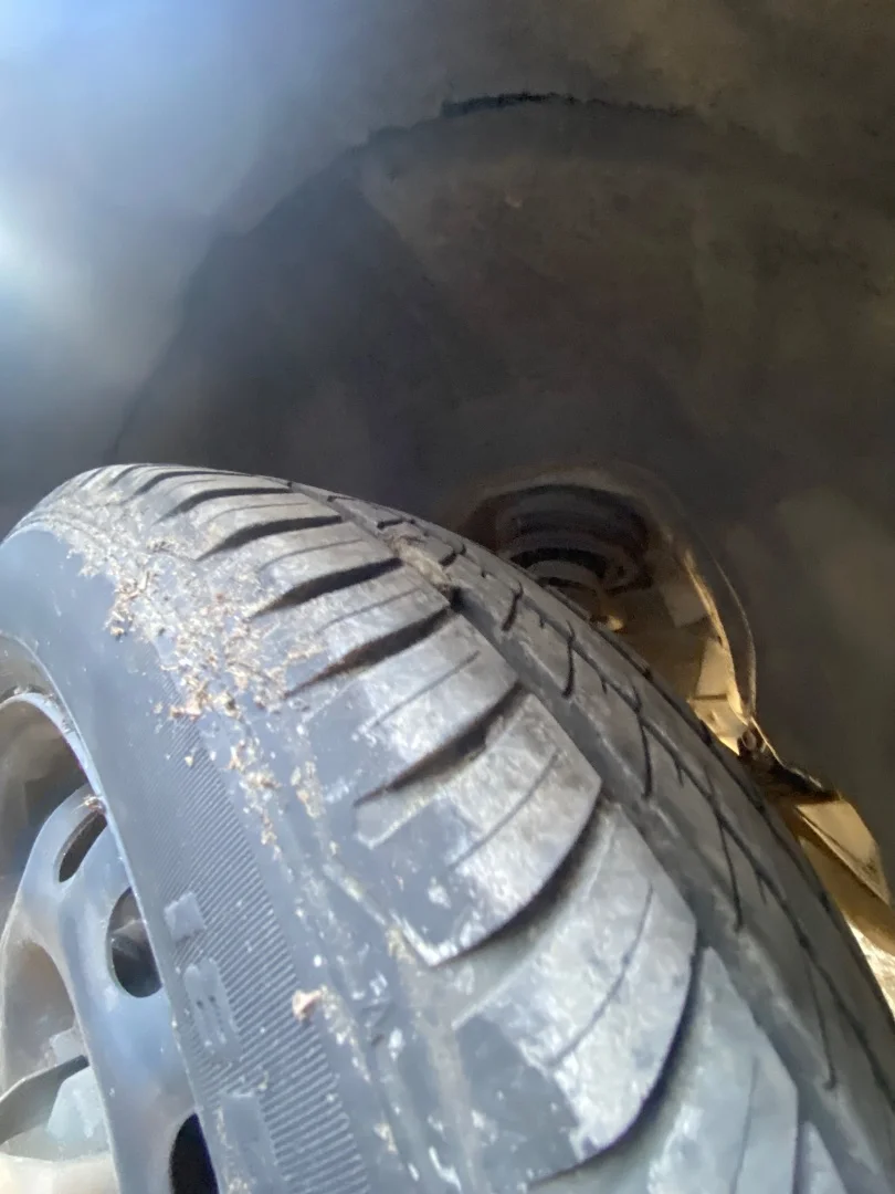 Foto de PASO RUEDA TRASERO DERECHO NISSAN ALMERA (N15) 2.0 Diesel (75 CV / 55 KW)