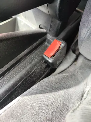 Foto de PRETENSOR AIRBAG DERECHO VOLKSWAGEN PASSAT VARIANT (3B5) 1.9 TDI (110 CV / 81 KW) foto 2