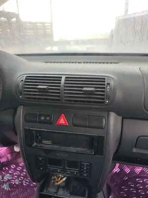 Foto de CONSOLA CENTRAL AUDI A3 (8L) 1.9 TDI (110 CV / 81 KW)