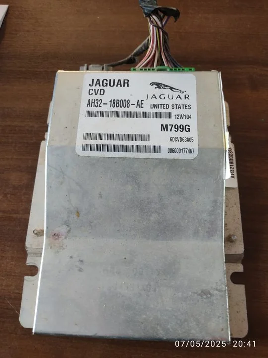 Foto de MÓDULO DE CONTROL DE SUSPENSIÓN (SCM) JAGUAR XF referencia AH3218B008AE