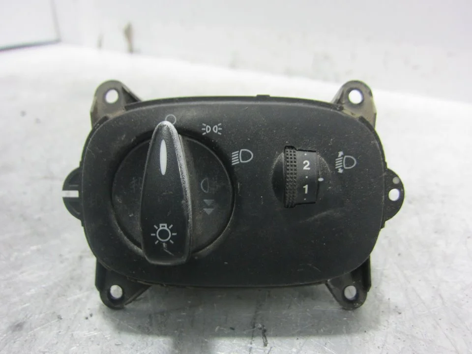 Foto de MANDO LUCES FORD TOURNEO CONNECT (TC7) 1.8 TDCi CAT (90 CV / 66 KW) referencia YC1T13A024EB