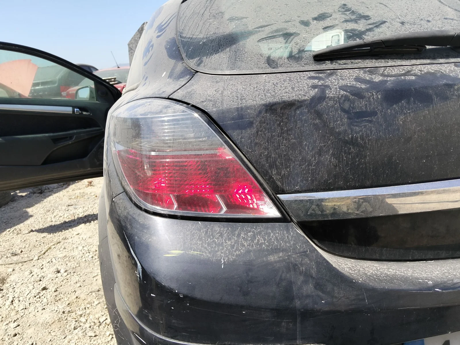 Foto de PILOTO TRASERO IZQUIERDO OPEL ASTRA H GTC 1.9 CDTI (120 CV / 88 KW)