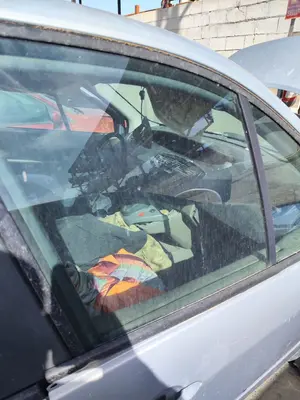 Foto de LUNA DELANTERA DERECHA RENAULT SCENIC II 1.5 dCi Diesel (101 CV / 74 KW)