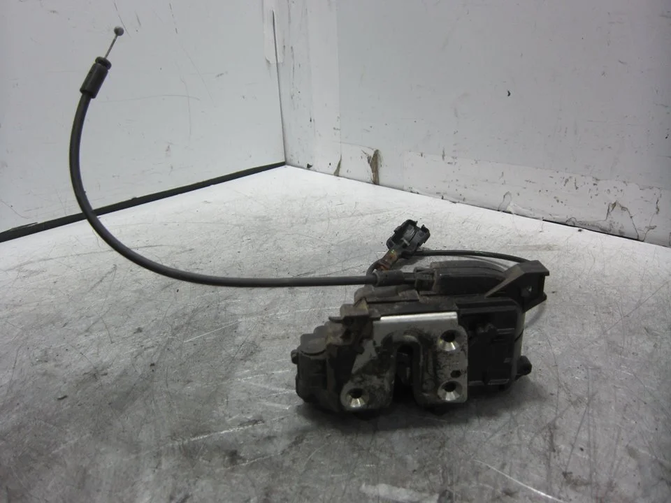 Foto de CERRADURA PUERTA DELANTERA DERECHA RENAULT CLIO III 1.5 dCi Diesel CAT (86 CV / 63 KW) referencia 300127C