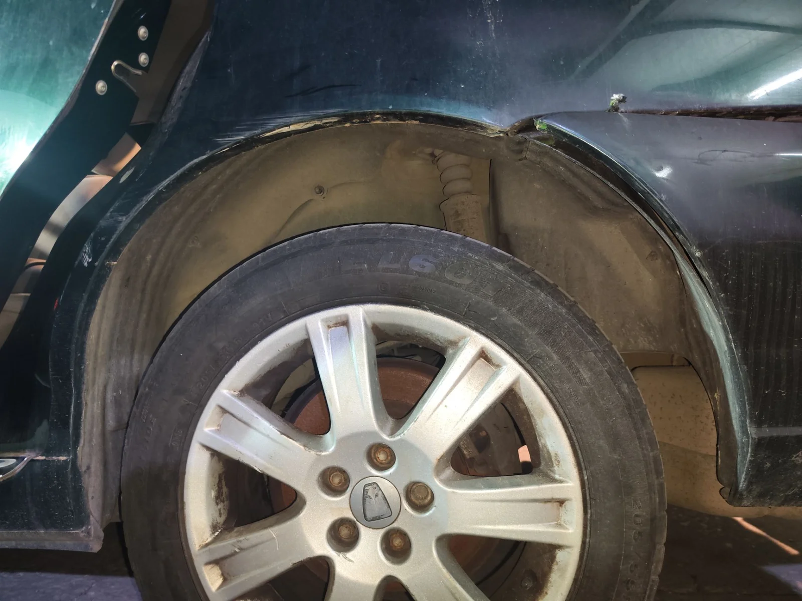 Foto de PASO RUEDA TRASERO IZQUIERDO MG ROVER ROVER 75 (RJ) 2.0 16V CDT (116 CV / 85 KW) referencia CLF101290