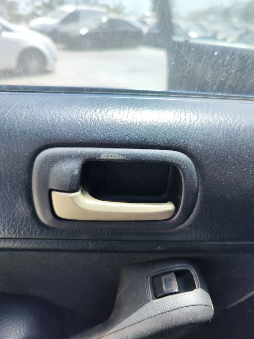 Foto de MANETA INTERIOR TRASERA IZQUIERDA HONDA CIVIC AERODECK (MB/MC) 1.6 CAT (D 16 B 2) (116 CV / 85 KW)