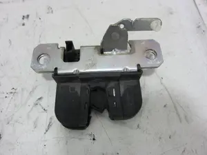 Foto de CERRADURA MALETERO / PORTON SEAT IBIZA (6L1) 1.9 TDI (101 CV / 74 KW) referencia 6L6827505A foto 4