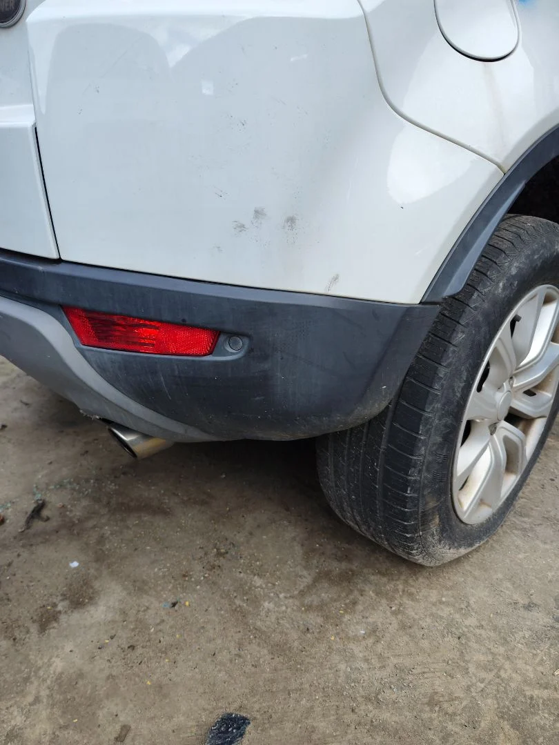 Foto de PARAGOLPES TRASERO LAND ROVER RANGE ROVER EVOQUE 2.0 Td4 CAT (150 CV / 110 KW)