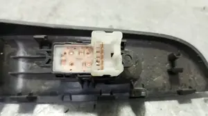Foto de MANDO ELEVALUNAS TRASERO IZQUIERDO NISSAN MICRA (K14) 1.0 12V CAT (71 CV / 52 KW) referencia 829515FA1E foto 2