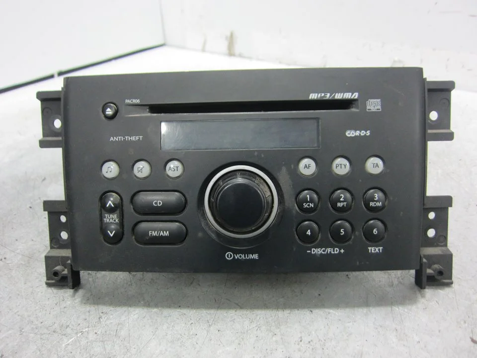 Foto de SISTEMA AUDIO / RADIO CD SUZUKI GRAND VITARA (JB/JT) 2.0 16V CAT (140 CV / 103 KW) referencia 3910165JD