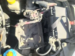 Foto de CAJA RELES / FUSIBLES FIAT GRANDE PUNTO (199) 1.3 16V JTD CAT (75 CV / 55 KW)