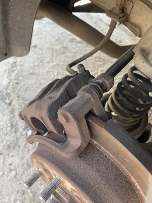 Foto de PINZA DE FRENO TRASERA DERECHA HYUNDAI I30 (FD) 1.4 CAT (109 CV / 80 KW)